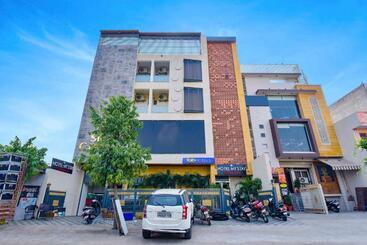 Fabhotel My Stay Sirvi Inn