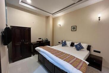 בית מלון כפרי Desert Pride