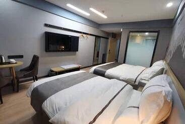 בית מלון כפרי Thank Inn Plus Korla Saybag Market