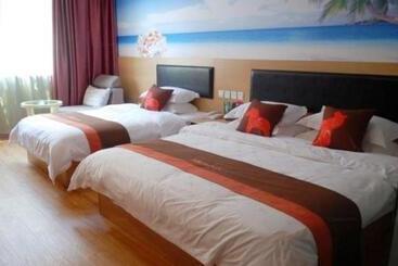 Junyi Hotel Jinhua Wuyi Hot Spring Bus Terminal Station