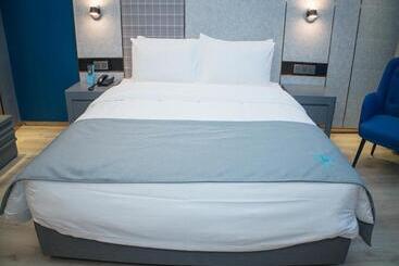 Lanou Hotel Xiguan Impression Scenic Area Shiyanfang County