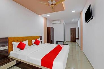 Oyo Flagship Hotel Navrang