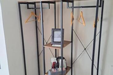 پانسیون Aircraft Services Rooms