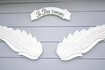 リゾートホテル La Das Treetops