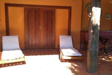 ユースホステル Suite Santorini