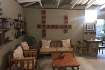 Colenso Lodge B&b