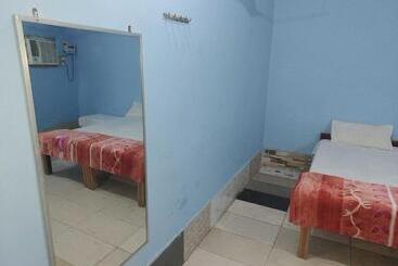 ホテル Oyo Flagship Shri Bhagat Palace