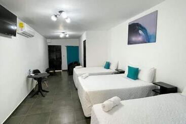 فندق Papaya Surf Garden