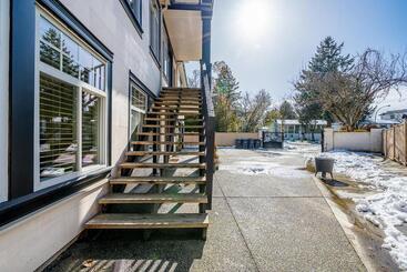 Empress Palace Hotel, Stays