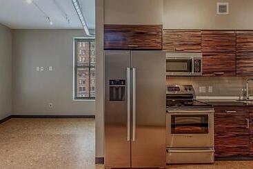 מלון דירות The Metropolitan At The 9