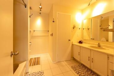 פנסיון Comfortable House Located 10 Minutes From Downtown