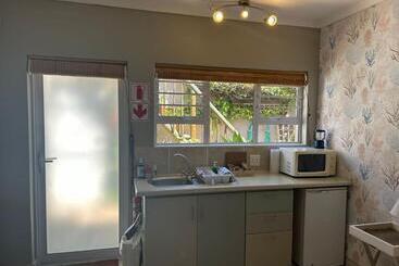 펜션 Room In Apartment   Cozy Crner, Home Away From Home, Near Pristine Beaches Num01