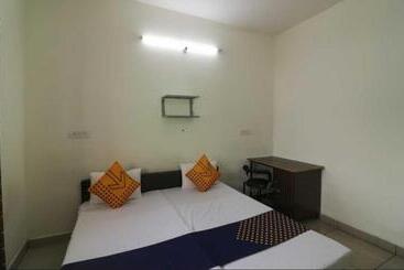 Spot On Spotlight Inn Hotel And Restaurant