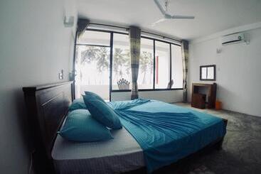 Отель Moon Bridge Beach Resort