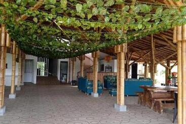 هتل Puerta Del Cafe