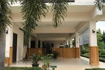 فندق Sripiamsuk Resort Bangkok