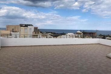 بنسيون Grand S+1 Avec Vaste Terrasse Panoramique