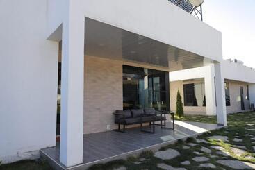 펜션 Modern House 2