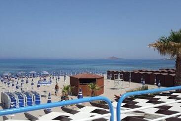 بنسيون New Island