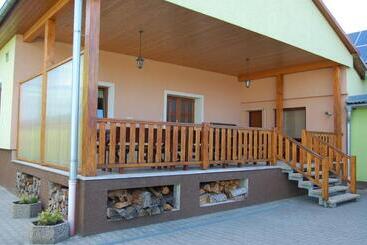 펜션 Penzion Na 13 Lipník