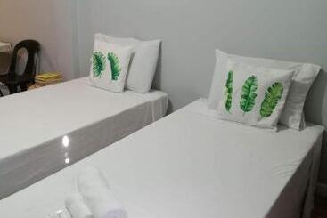 Pensione Point Gate Inn