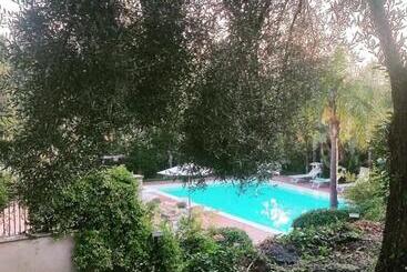 פנסיון Villa San Redina   B&b