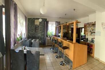 ユースホステル Gasthof Knezevic
