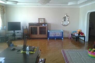 הוסטל Kids House