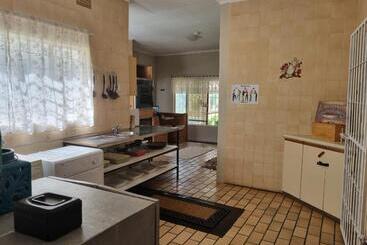 הוסטל Peacevale Backpackers