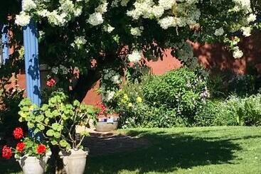 ベッドアンドブレックファースト Five Sisters