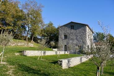 مبيت وإفطار Sala Di Tresana