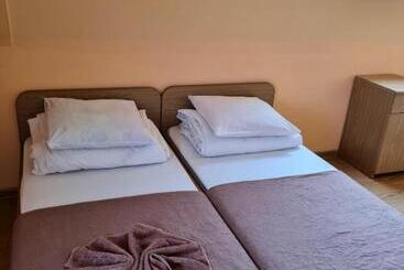 בית מלון כפרי готель ас ясіня