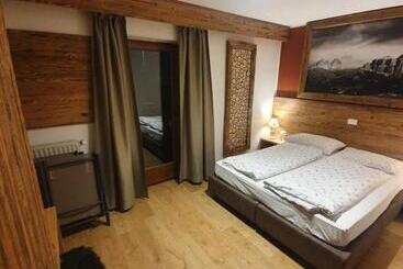 בית מלון כפרי Garni Eden Bed And Breakfast