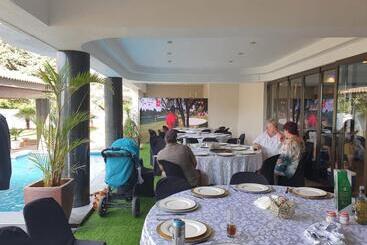 בית מלון כפרי Marble Lodge Estate