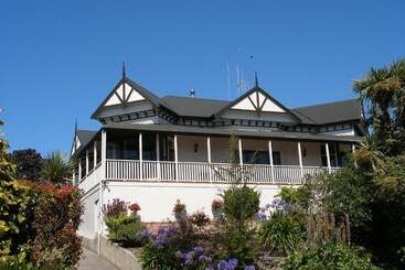 Nelson Heights Bed & Breakfast