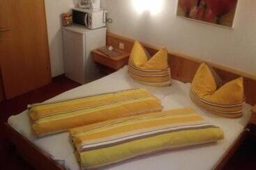 ペンション Bella Mira