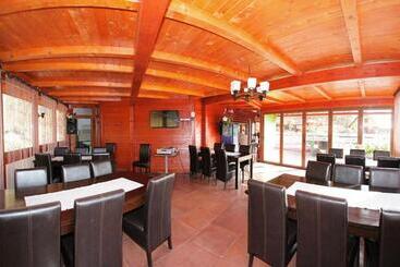 פנסיון Complex Summertime