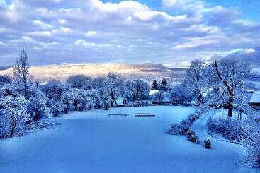 펜션 Complex Tradițional Casa Din Vale