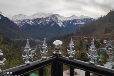 بنسيون Third Eye Tosh