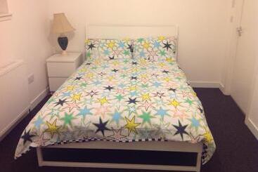 פנסיון Westend Property