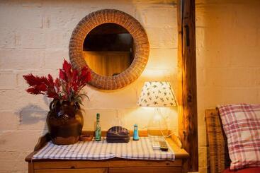 Pig S Boutique Hotel Xidi