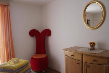 تختخواب و صبحانه Sonnberg