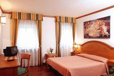 酒店 Albergo Scarpone