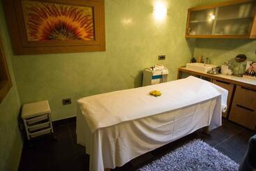 בית מלון כפרי Avio