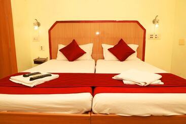 Отель Kg Grand Inn