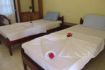 בית מלון כפרי Platinum Resort