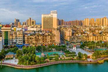 Kyriad Marvelous Hotel Qingyuan City Square