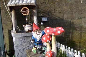 ペンション Hostal Y Cabañas Villa Germana