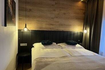 هتل آپارتمان Hillside No. 18