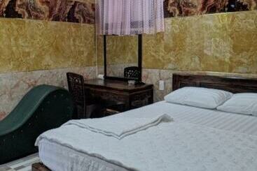 هتل Hoa Anh Dao Garden